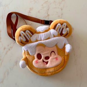 Disney Parks Munchlings Cinnamon Swirl Bun Mickey Mouse Crossbody Bag